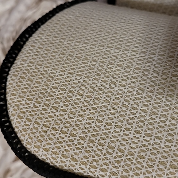 Pet Feeding Mat Blue Non Slip Mat / Placemat Mat - New. - Picture 7 of 8